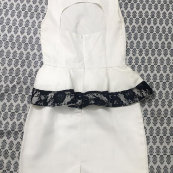 🎁Off White dress with nice back design - Picture 5 of 11